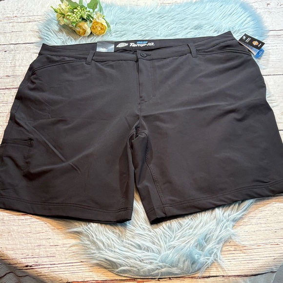 NWT Dickies Cooling Temp-IQ Black Shorts sz 22 - Picture 1 of 12